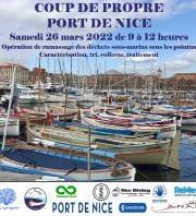 Opération nettoyage du plan d'eau du port de Nice - panne M