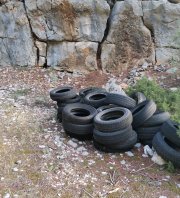 plus de 60 pneus à retirer de la nature pour la World Clean Up Day !