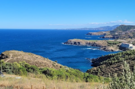 Chemin du littoral, de la plage de Peyrefite au col du cap Rédéris