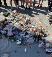 Ramassage de déchets sur la Plage d'Anthéor - CCAS Saint-Sébastien